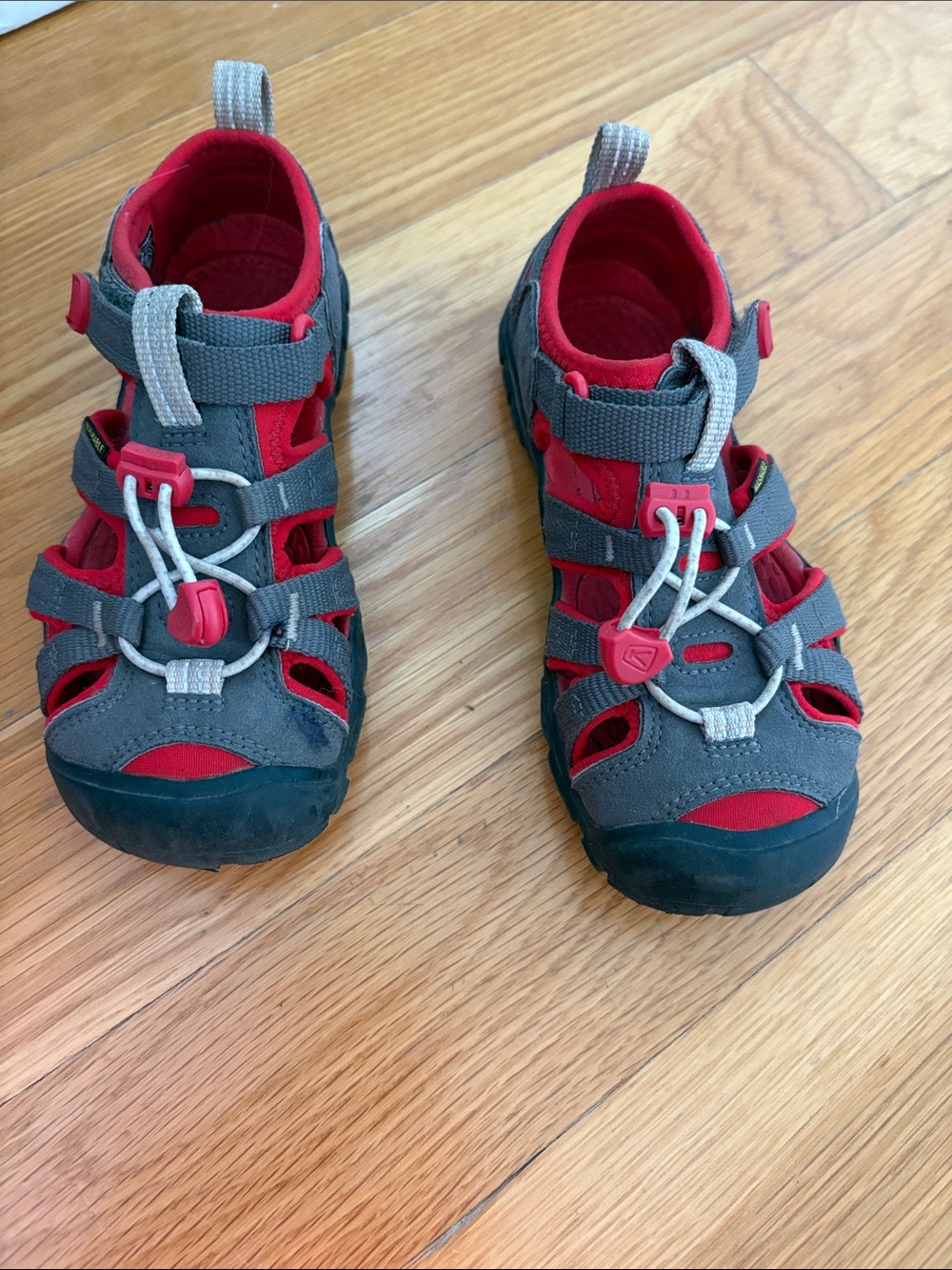 Keen Kids Gray and Red Sport Sandals - Closed Toe with Quick Bungee